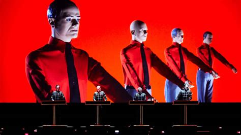 Kraftwerk'nın İstanbul Konseri: Elektronik Müzik Efsanesinin Türkiye'yi Sallayacağı Bir Gece!