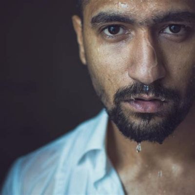 Vicky Kaushal'in İstanbul'daki Konseri: Bollywood'un Yakışıklı Çocuklarının Türk Hayranlarını Nasıl Fethettiği?